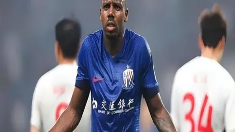 篮球胜利喜讯，C约翰逊独揽33分助力球队终止猛龙六连败